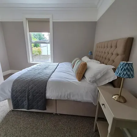 Large Luxurious In Location Dublin