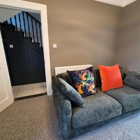 Large Luxurious In Location
