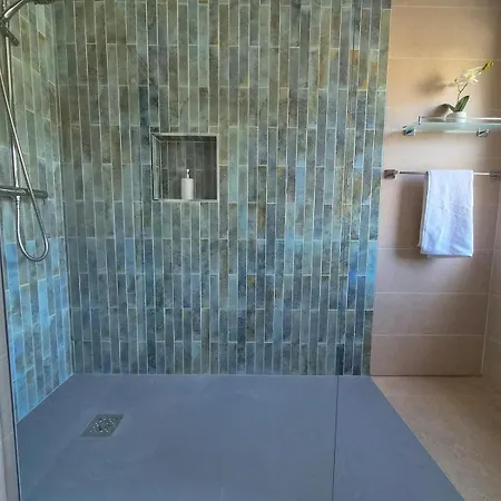 Villa Large Luxurious In Location